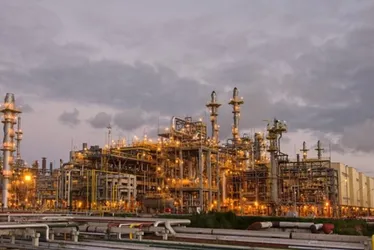 Imagem ilustrativa da imagem Explosão na Refinaria Abreu e Lima, em Suape, deixa quatro feridos
