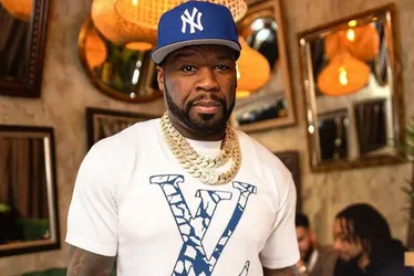 Imagem ilustrativa da imagem Fã processa 50 Cent após ele arremessar microfone em sua cabeça durante show