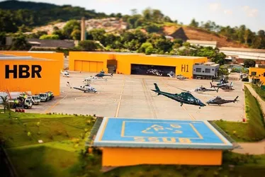 Imagem ilustrativa da imagem Fábricas de helicópteros e de peças para carros no ES