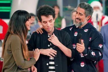 Imagem ilustrativa da imagem Filho de Marcos Mion se apresenta no palco do Caldeirão e emociona pais e público