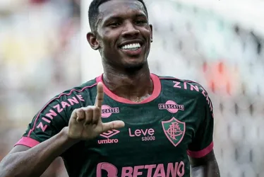 Imagem ilustrativa da imagem Fluminense derrota Madureira e reassume a liderança do Carioca