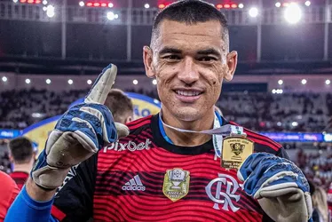 Imagem ilustrativa da imagem Goleiro Santos se despede do Flamengo e é confirmado como reforço do Fortaleza