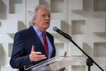 
          Imagem ilustrativa da imagem Governo vai testar fidelidade do Centrão antes de mudanças
          