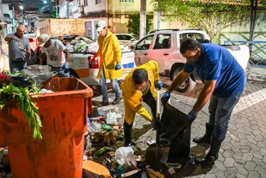 Imagem ilustrativa da imagem Greve dos garis: mutirão recolhe 74 toneladas de lixo nas ruas de Vitória