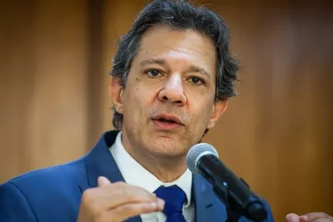 Imagem ilustrativa da imagem Haddad anuncia limite para compensação tributária e reoneração da folha de salários