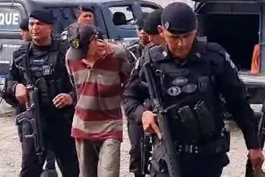 Imagem ilustrativa da imagem Homem mata gerente de restaurante a tiros e faz reféns em shopping