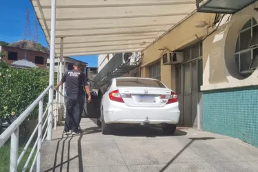 Imagem ilustrativa da imagem Homem sai do RJ para visitar família e acaba morto dentro de carro em Vitória