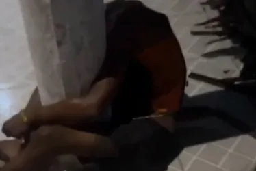 Imagem ilustrativa da imagem Homem tenta furtar casa pela 2ª vez no mesmo dia e acaba amarrado em poste no ES