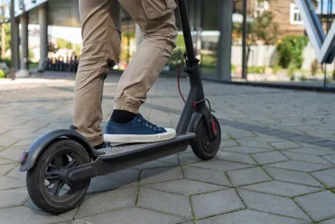Imagem ilustrativa da imagem Idoso bate em menino de 8 anos por andar de patinete em condomínio