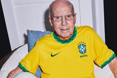 
          Imagem ilustrativa da imagem Lenda do Futebol: Zagallo é homenageado por clubes, jogadores e ex-atletas
          