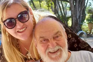 Imagem ilustrativa da imagem Lima Duarte lamenta morte da filha, Júlia, aos 46 anos: 'Vazio'