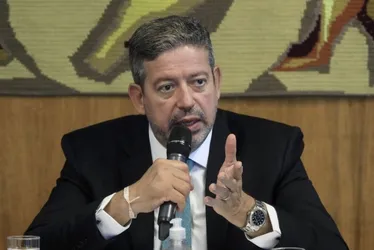 
          Imagem ilustrativa da imagem Lira avisa Haddad que precisa de alternativa à MP da reoneração
          