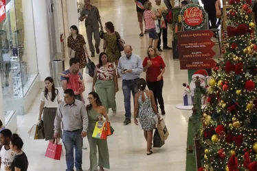 Imagem ilustrativa da imagem Lojas abertas até 23 horas nesta quinta-feira na Grande Vitória