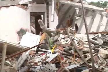 Imagem ilustrativa da imagem Mãe e filha seguem internadas após explosão e desabamento de casa no ES
