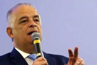 
          Imagem ilustrativa da imagem Márcio França fica espremido e perde tração em São Paulo
          