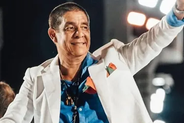 Imagem ilustrativa da imagem Marmita, jogo do bicho, chamego com os netos: uma tarde com Zeca Pagodinho