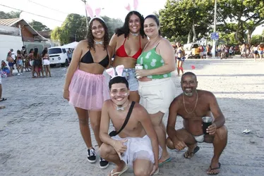Imagem ilustrativa da imagem Mascarados invadem as ruas para o Carnaval de Vila Velha