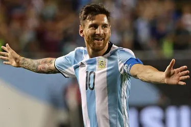 Imagem ilustrativa da imagem Messi é eleito melhor do mundo pela 8ª vez, mesmo em temporada reclusa