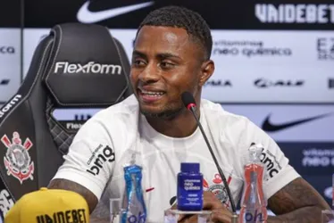 Imagem ilustrativa da imagem Na apresentação, Palácios manda força ao Equador e promete 'lutar' pelo Corinthians