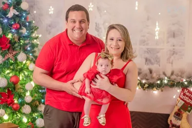 Imagem ilustrativa da imagem Natal especial para casal do ES após barriga solidária