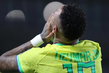 Imagem ilustrativa da imagem Neymar está fora da Copa América de 2024, afirma médico da seleção brasileira