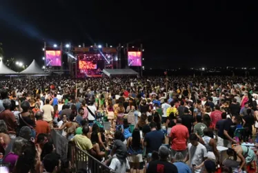 Imagem ilustrativa da imagem Noite de shows na praia de Camburi reuniu 20 mil pessoas. Confira próximas atrações