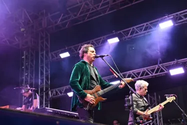 Imagem ilustrativa da imagem Noite de shows na praia de Camburi reuniu 20 mil pessoas. Confira próximas atrações