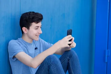 Imagem ilustrativa da imagem Nota de matemática de alunos brasileiros sofre queda com uso exagerado de celular