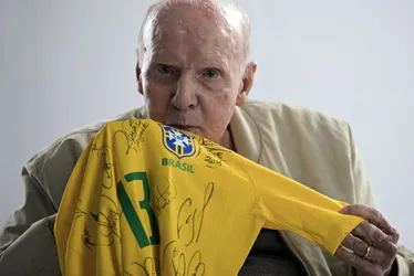 Imagem ilustrativa da imagem Número 13 acompanhou Zagallo ao longo da carreira: "Brasil campeão tem 13 letras"