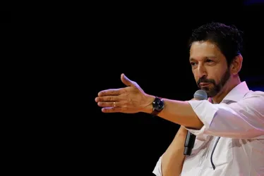 
          Imagem ilustrativa da imagem Nunes fatia reforma e calcula as mudanças mantendo Marta
          