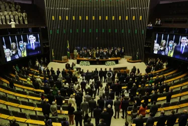 Imagem ilustrativa da imagem Oposição: só 20 deputados votam 100% contra Lula