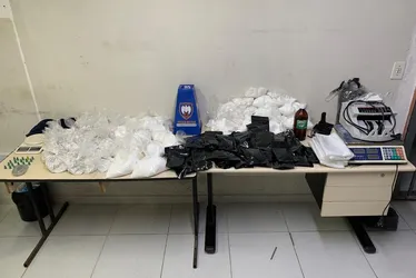 Imagem ilustrativa da imagem PM apreende 30 quilos de cocaína dentro de imóvel em Vitória