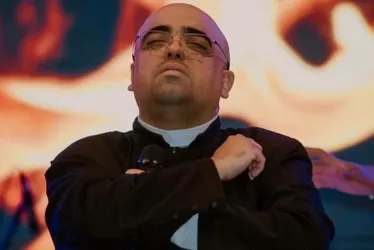 Imagem ilustrativa da imagem Padre alvo da PF nega elo em plano golpista e faz vaquinha para comprar celular