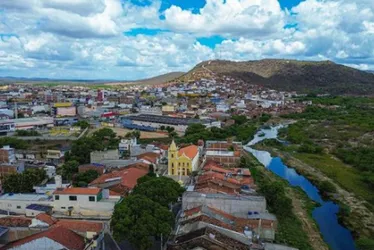 Imagem ilustrativa da imagem Pernambuco avança em saneamento, mas quase 50% da população ainda está sem rede