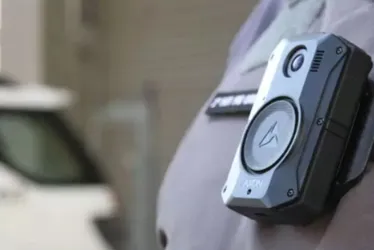 Imagem ilustrativa da imagem Policiais usarão câmeras no corpo para se proteger e dar mais segurança aos foliões