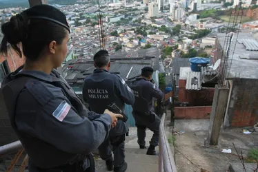 Imagem ilustrativa da imagem Policiais vão usar câmeras em uniformes em 2024