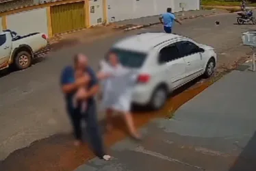 Imagem ilustrativa da imagem Policial civil de folga salva bebê que se afogou em banheira em GO