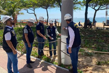 Imagem ilustrativa da imagem Postes da orla de Vila Velha passam por nova vistoria do Crea neste sábado