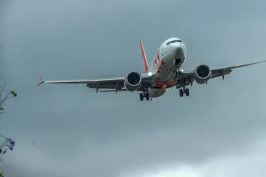 Imagem ilustrativa da imagem Preço de passagem aérea dispara e preocupa governo