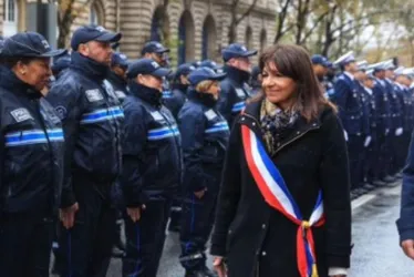 Imagem ilustrativa da imagem Prefeita de Paris promete mergulhar no Rio Sena antes da abertura da Olimpíada