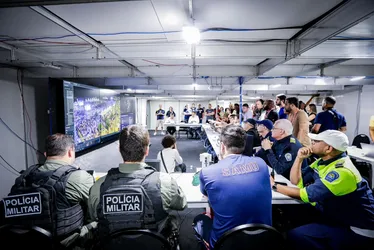 Imagem ilustrativa da imagem REVEILLON RECIFE 2024 Segunda noite de festa leva multidão ao Pina