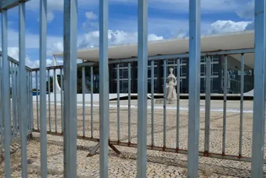 
          Imagem ilustrativa da imagem Remover grades foi factoide de quem as instalou
          