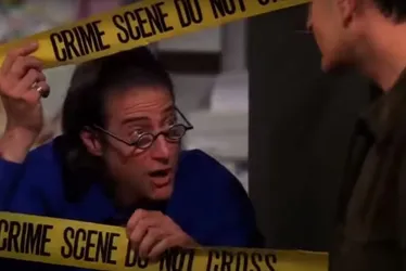 Imagem ilustrativa da imagem Richard Lewis, de 'Two And A Half Men', morre aos 76 anos