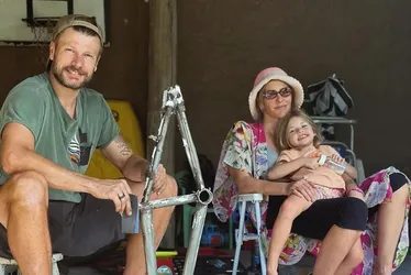 Imagem ilustrativa da imagem Rodrigo Hilbert constrói bicicleta para filha e revolta web