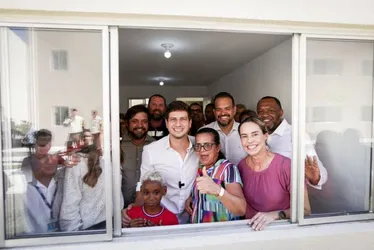 Imagem ilustrativa da imagem Rotina com ratos, baratas e até jacarés ficou no passado de 224 famílias do Recife