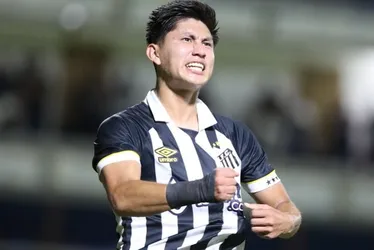 Imagem ilustrativa da imagem Santos supera Água Santa de virada e avança às oitavas da Copinha