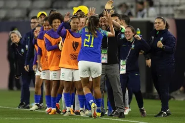 Imagem ilustrativa da imagem Seleção derrota a Colômbia por 1 a 0 e se classifica para o mata-mata da Copa Ouro