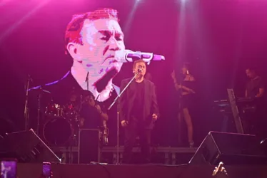Imagem ilustrativa da imagem Show de Amado Batista reúne 50 mil pessoas no pré-Réveillon de Camburi