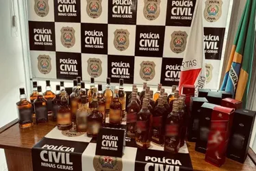 Imagem ilustrativa da imagem Suspeito de vender uísque falso é preso após duas pessoas morrerem em MG