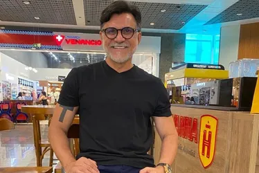 Imagem ilustrativa da imagem Tetracampeão de futebol, Ricardo Rocha é acusado de abandono por filha de 23 anos